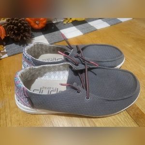 Women's size 8 Hey Dudes